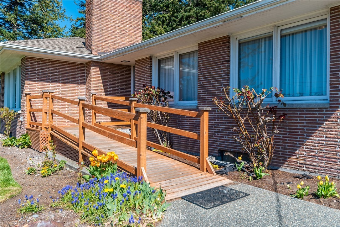 1298 Swantown Road Oak Harbor, WA 98277 - Photo 2 of 40 Gallery Image 2