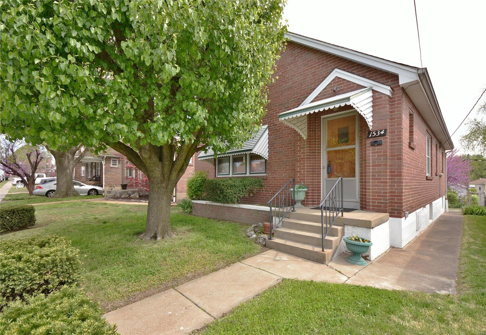1534 Telegraph Road St. Louis, MO 63125 - Photo 1 of 38 Gallery Image 1