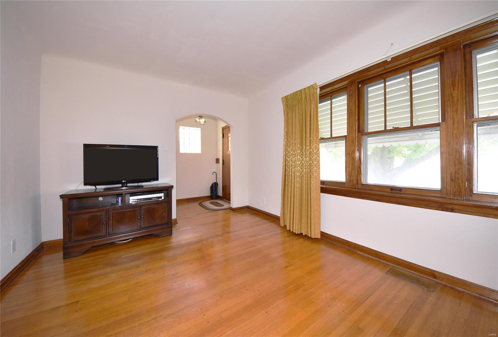 1534 Telegraph Road St. Louis, MO 63125 - Photo 5 of 38 Gallery Image 5