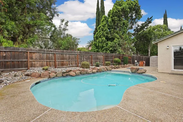 $590,000 | 929 Kapareil Drive, Tracy, CA 95376