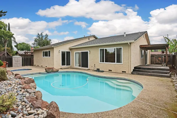 $590,000 | 929 Kapareil Drive, Tracy, CA 95376