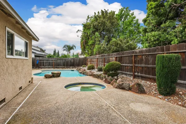 $590,000 | 929 Kapareil Drive, Tracy, CA 95376