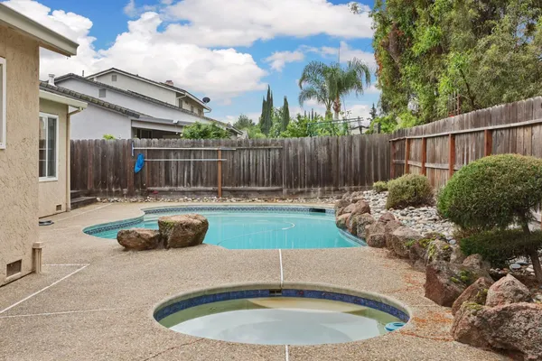 $590,000 | 929 Kapareil Drive, Tracy, CA 95376