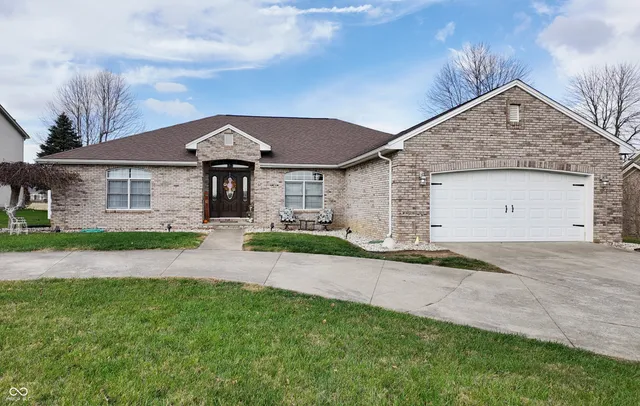$299,900 | 62 Bittersweet Court, Seymour, IN 47274