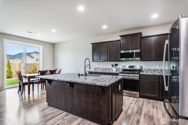 $670,000 | 18806 106th Ave Court East, Puyallup, WA 98374