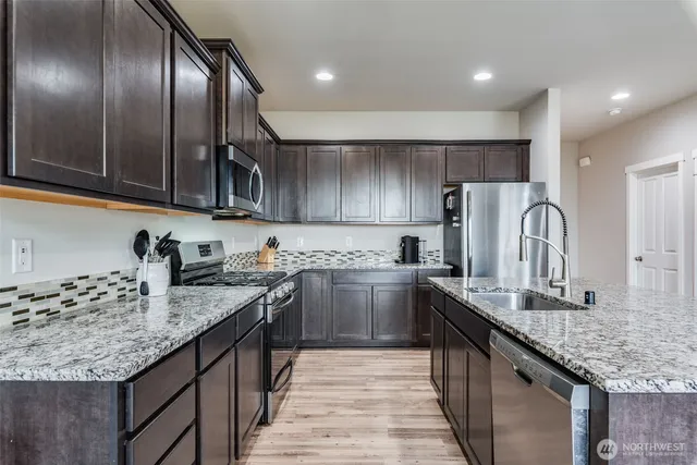 $670,000 | 18806 106th Ave Court East, Puyallup, WA 98374