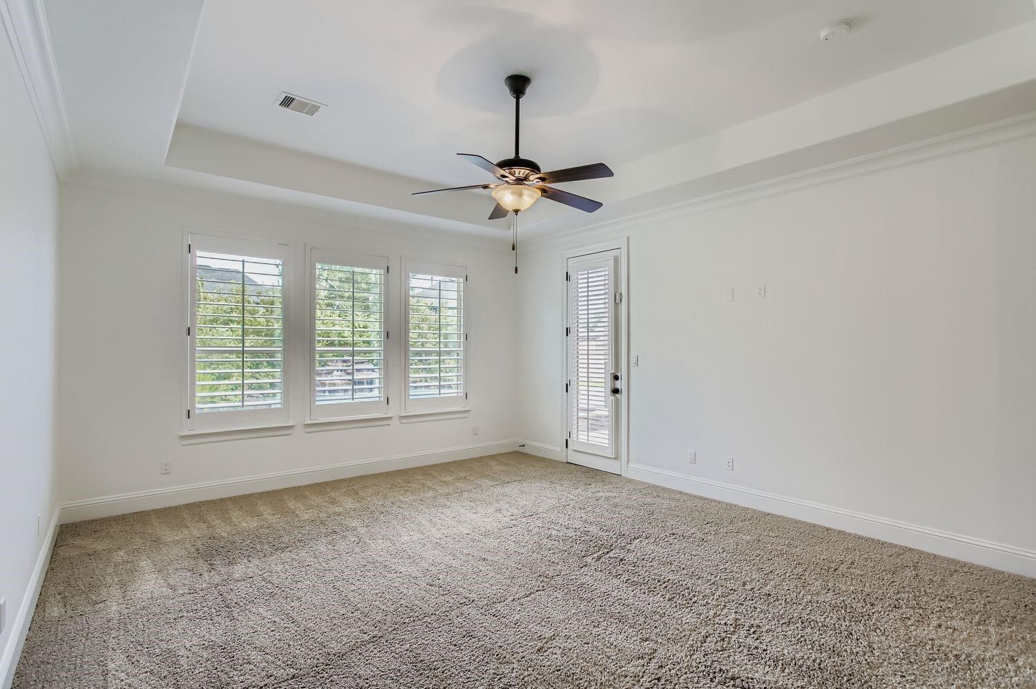 6 Freestone Stream Place The Woodlands, TX 77389 - Photo 28 of 50 a view of an empty room with a window