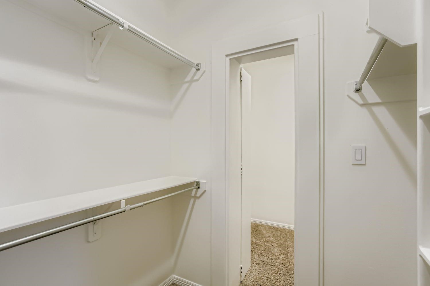 6 Freestone Stream Place The Woodlands, TX 77389 - Photo 43 of 50 a utility room with dryer and washer