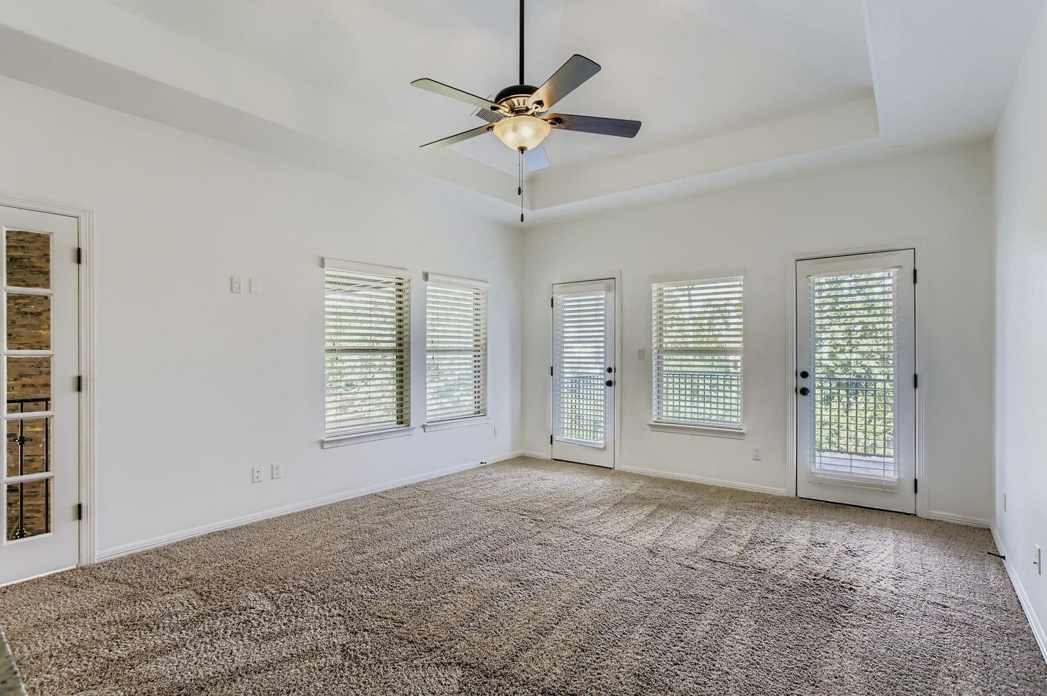6 Freestone Stream Place The Woodlands, TX 77389 - Photo 46 of 50 a view of an empty room with a window