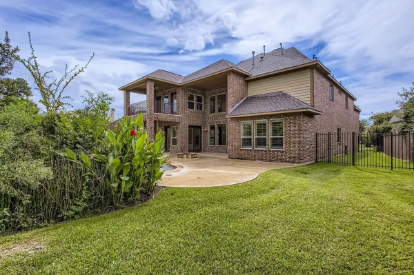 $1,349,000 | 6 Freestone Stream Place, The Woodlands, TX 77389