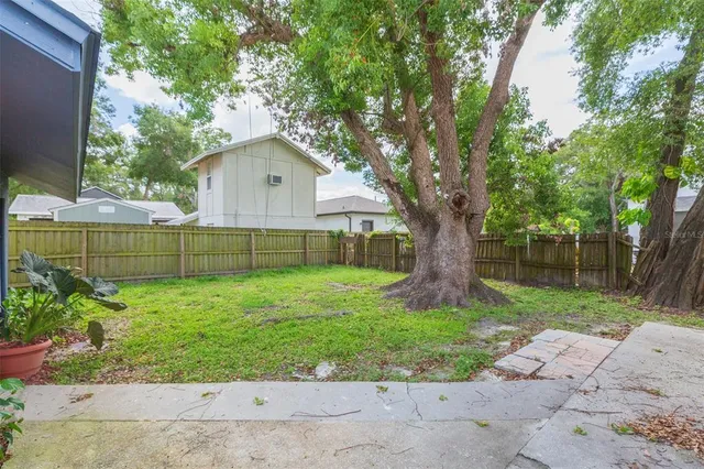 $2,400 | 118 West Sligh Avenue, Tampa, FL 33604