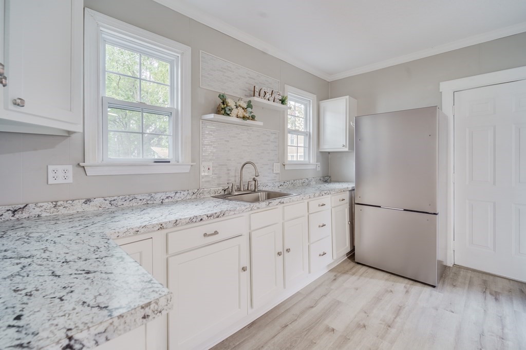 252 Bay Street Springfield, MA 01109 - Photo 1 of 28 Gallery Image 1