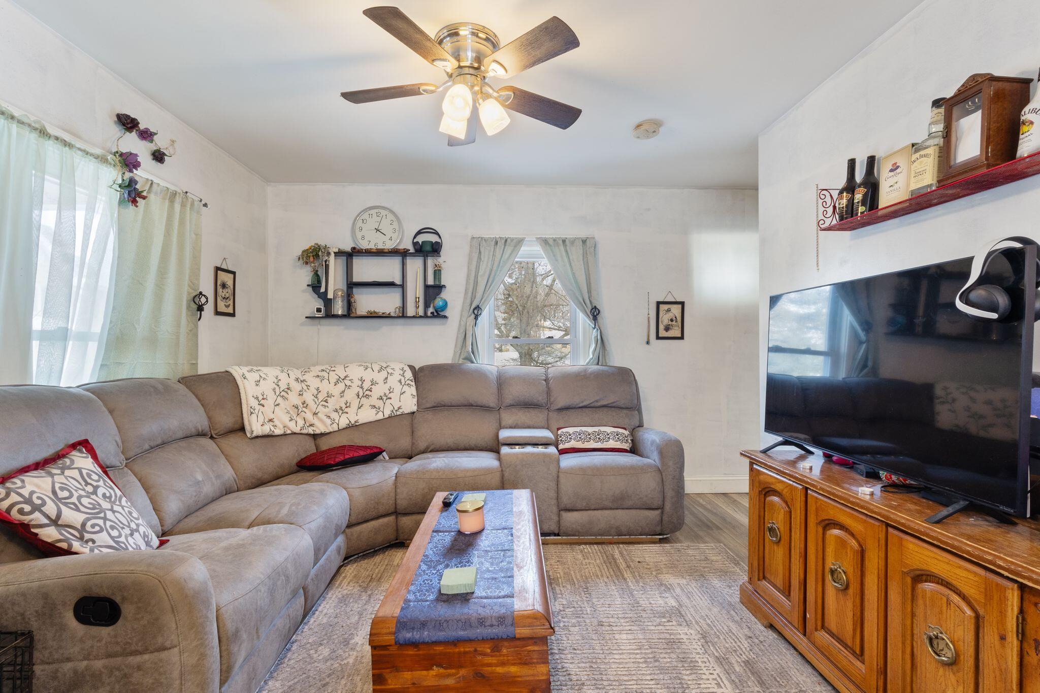 6 Winter Street Norway, ME 04268 - Photo 11 of 36 Livingroom