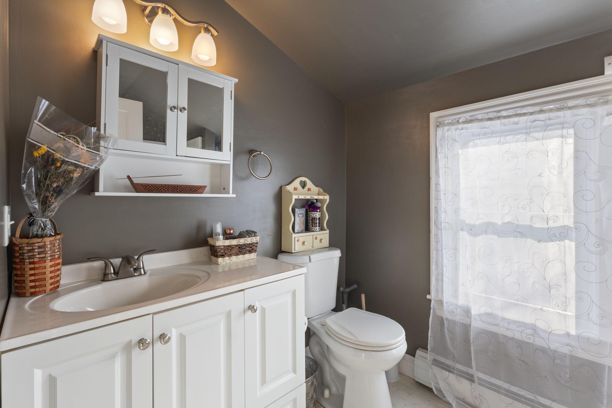 6 Winter Street Norway, ME 04268 - Photo 23 of 36 Upstairs Full Bathroom