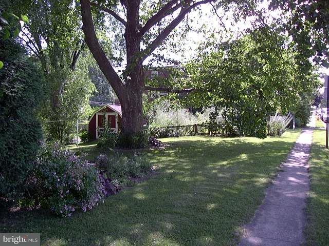 152 Riverside Avenue Lancaster, PA 17602 - Photo 3 of 12 Gallery Image 3