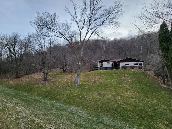 $500,000 | 15107 County Road 25, Rollingstone, MN 55969
