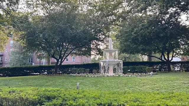 $349,000 | 84-01 Main Street, Unit 627 | Briarwood