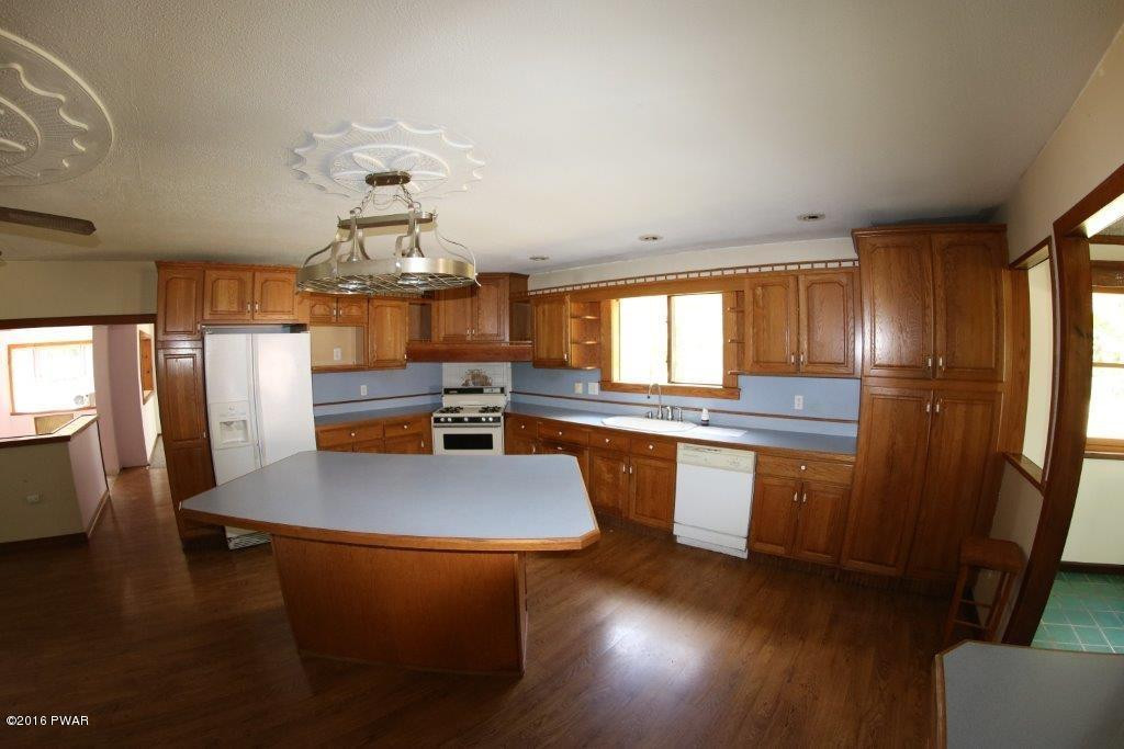 2841 Madisonville Road Moscow, PA 18444 - Photo 8 of 32 7 Kitchen