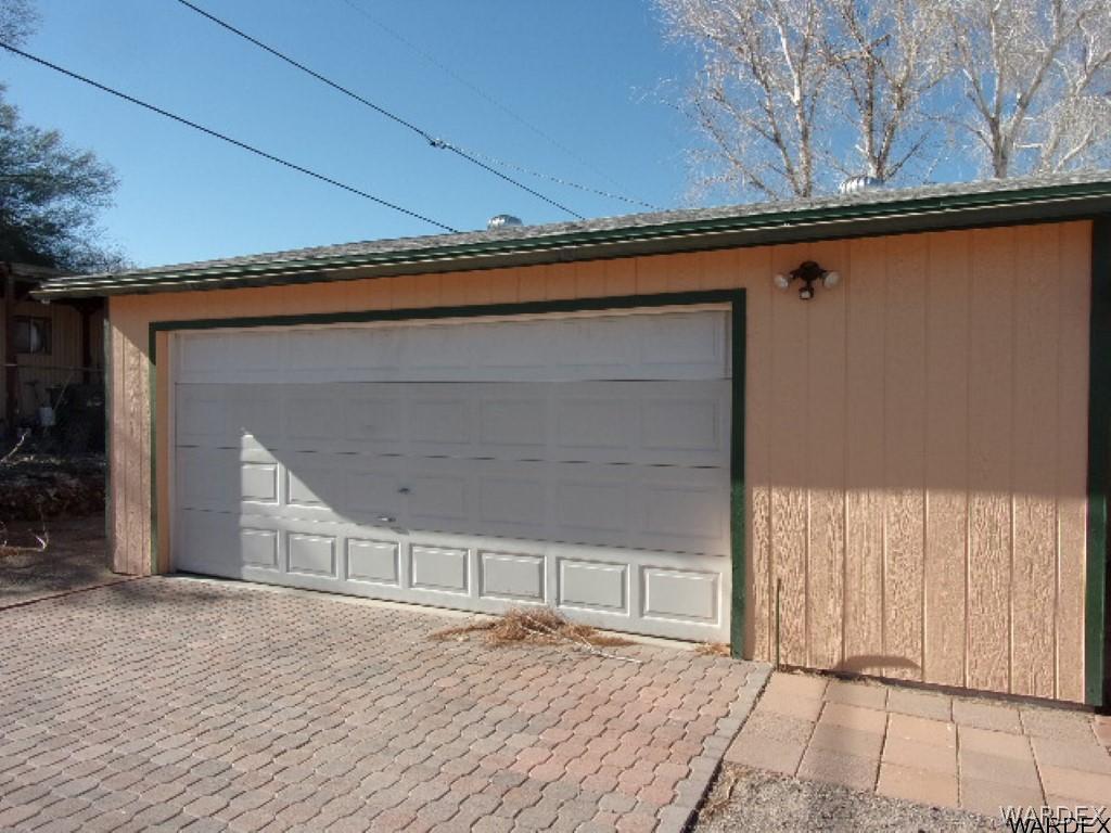 1730 Talc Road Bullhead City, AZ 86442 - Photo 3 of 20 2 car garage