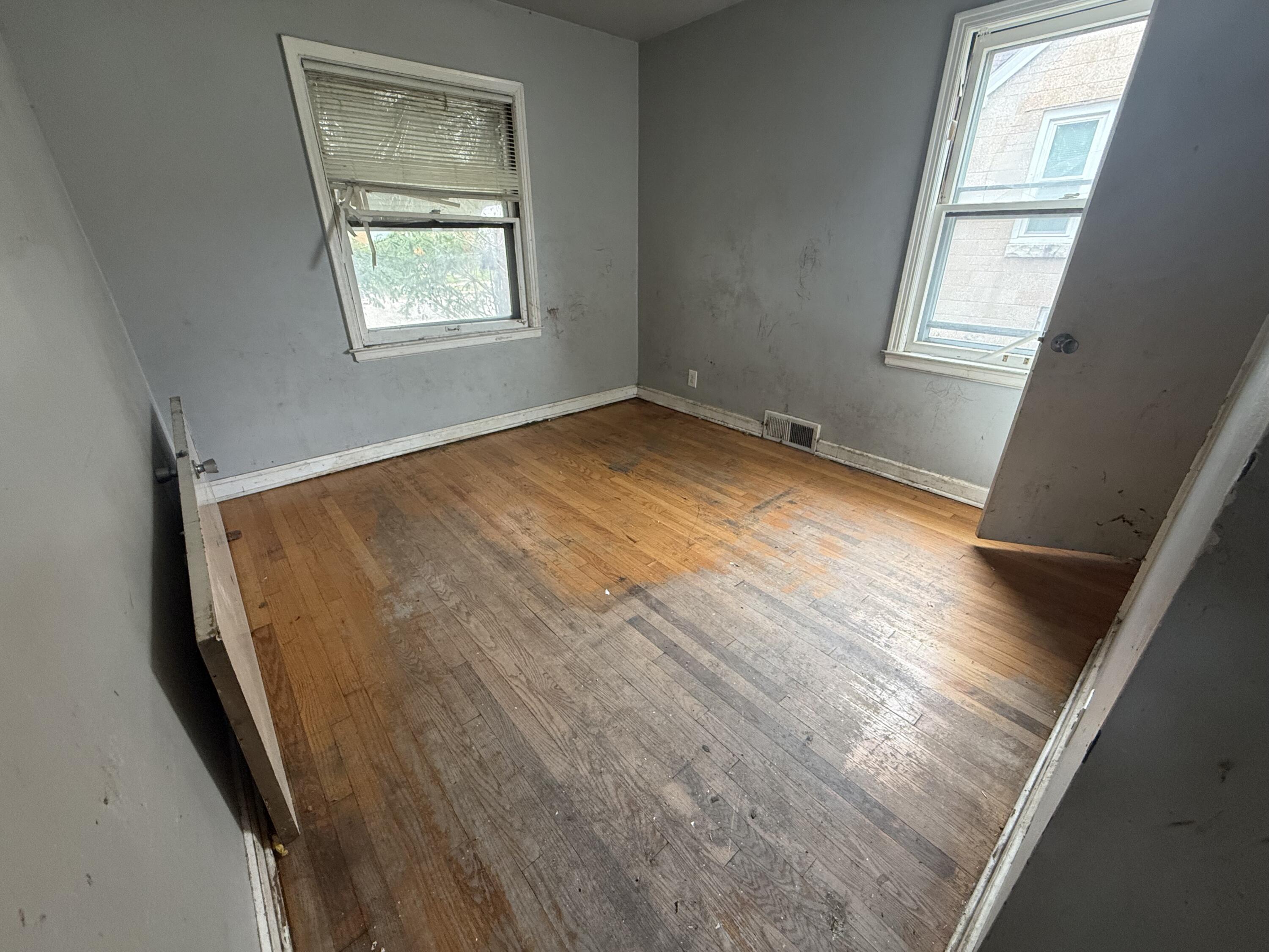 5466 North 57th Street Milwaukee, WI 53218 - Photo 13 of 28 IMG_2399