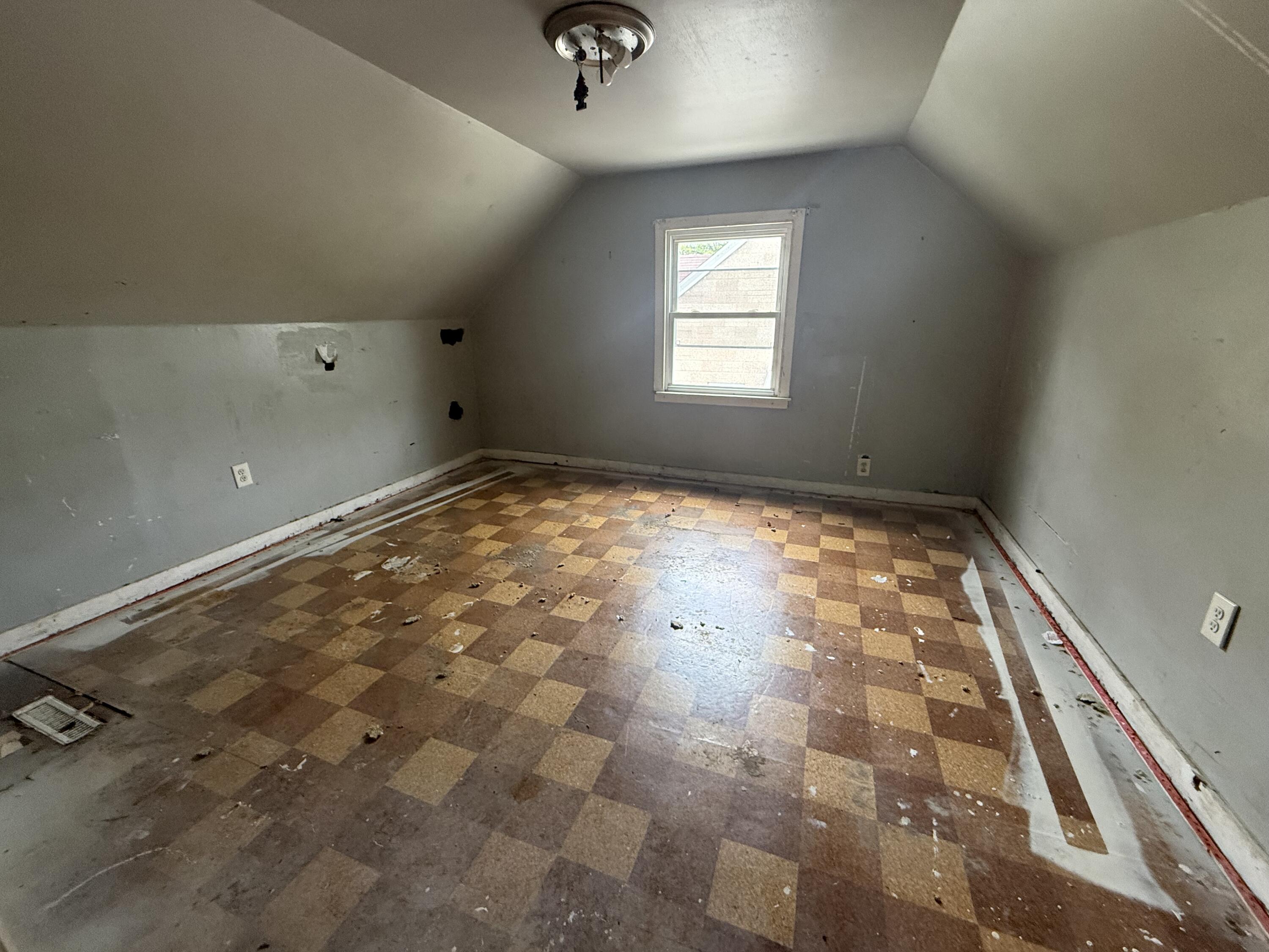 5466 North 57th Street Milwaukee, WI 53218 - Photo 22 of 28 IMG_2415