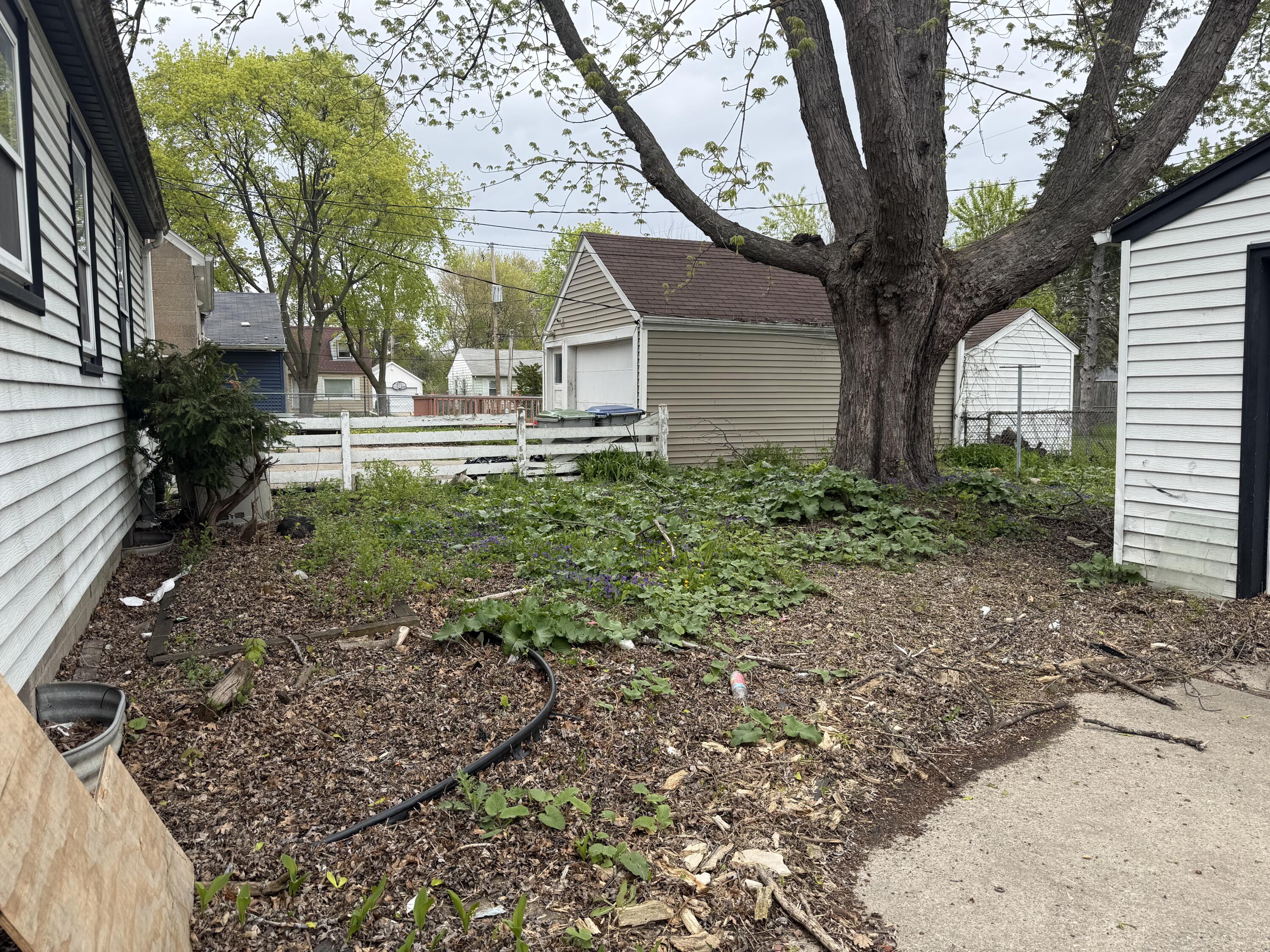 5466 North 57th Street Milwaukee, WI 53218 - Photo 3 of 28 IMG_2429