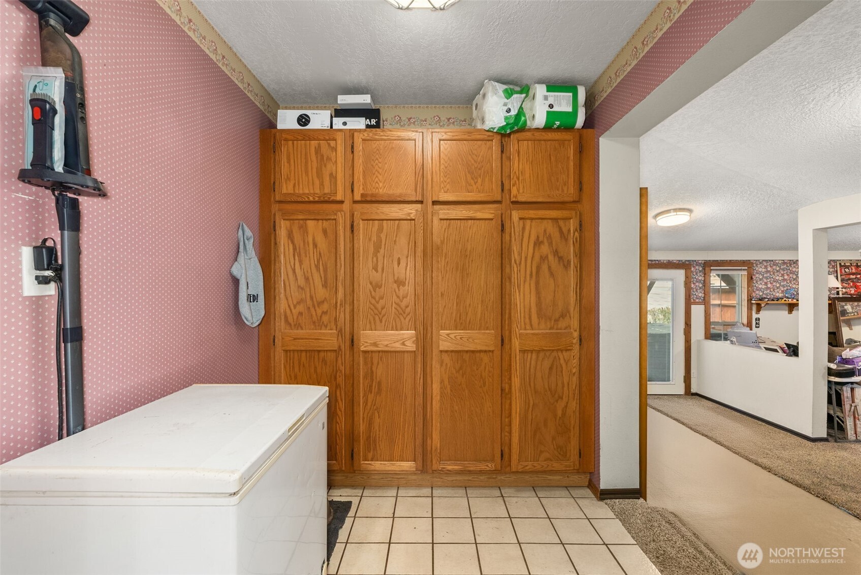 535 Southwest 19th Street Chehalis, WA 98532 - Photo 16 of 35 a view of a kitchen with a white stove top oven