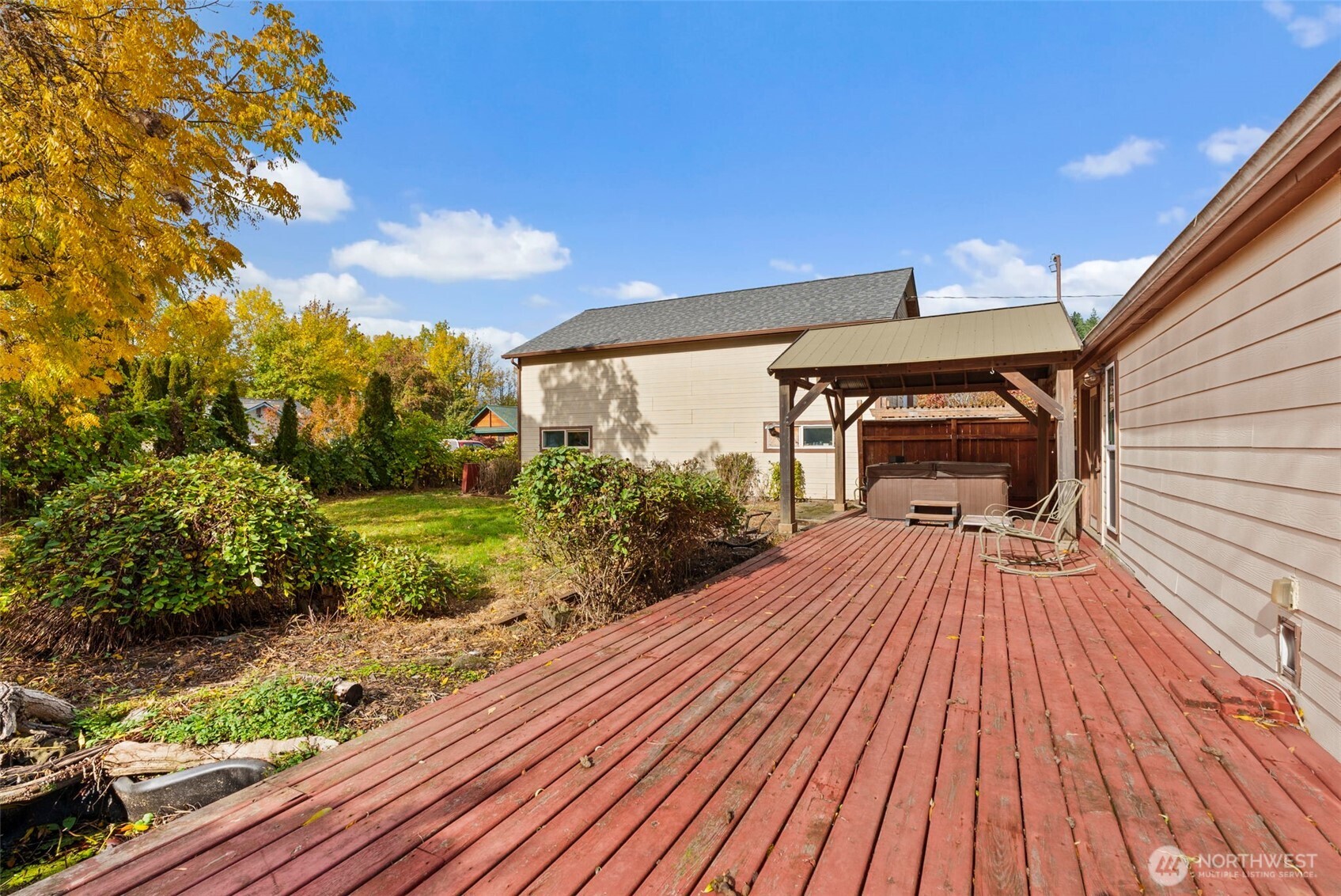 535 Southwest 19th Street Chehalis, WA 98532 - Photo 28 of 35 a view of a backyard with sitting area