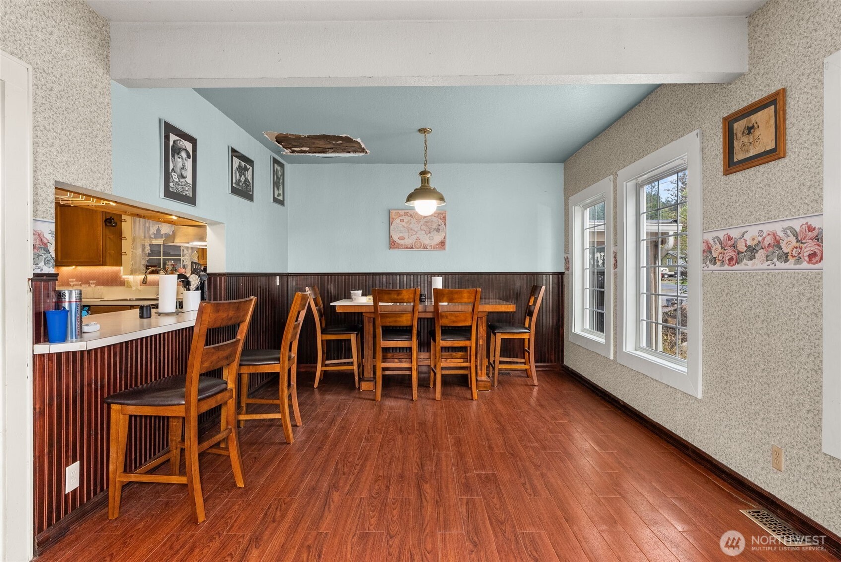 535 Southwest 19th Street Chehalis, WA 98532 - Photo 10 of 35 a view of a dining room with furniture and wooden floor