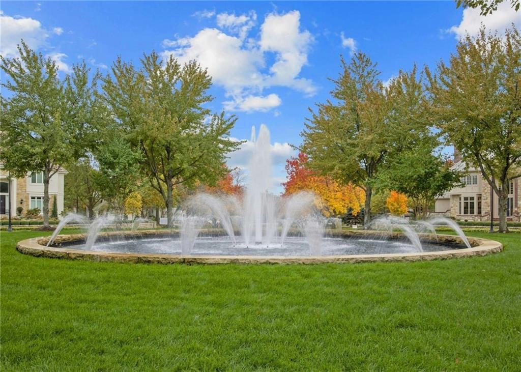 11417 Cambridge Road Leawood, KS 66209 - Photo 4 of 8