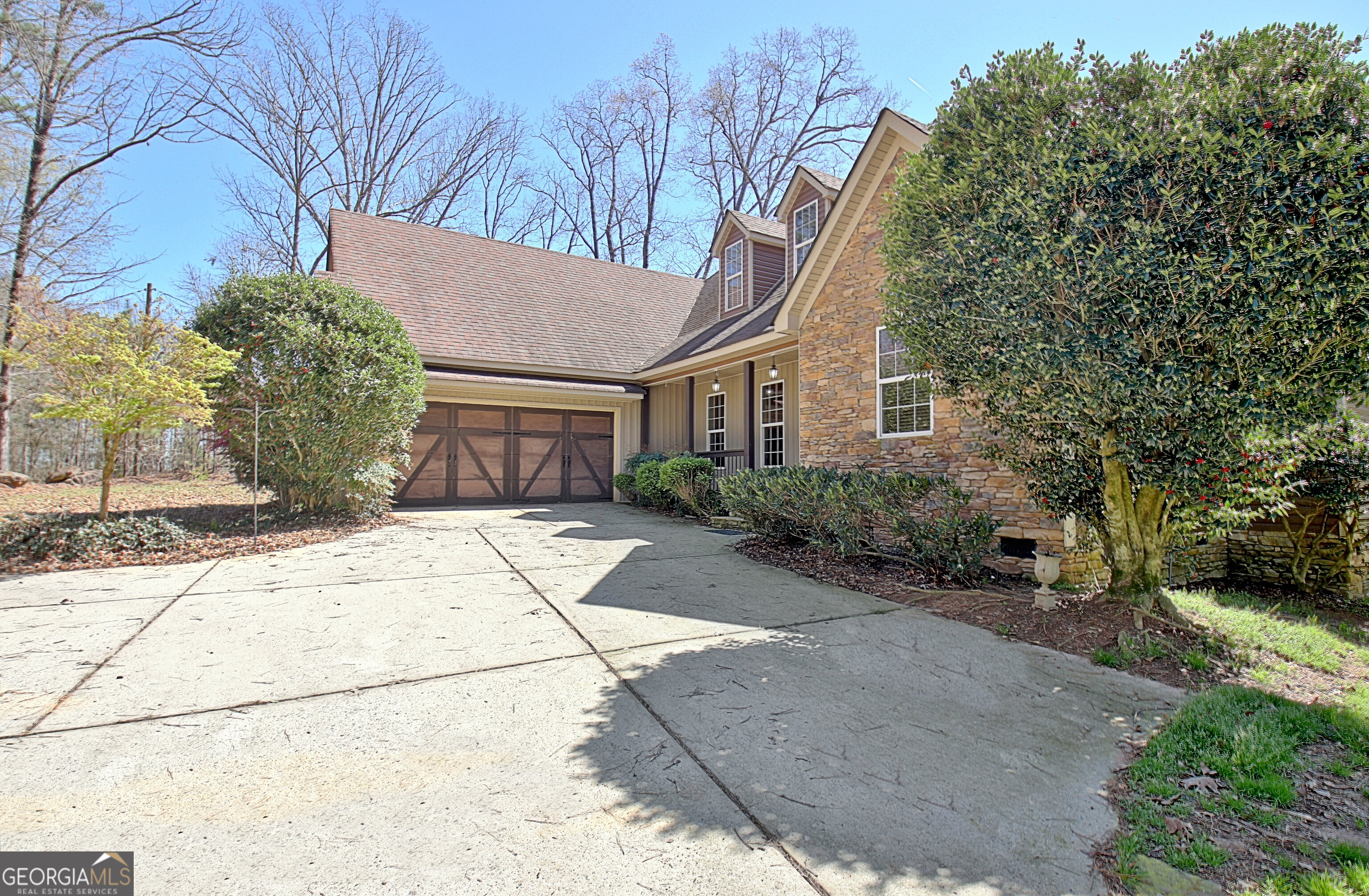 373 Blanton Mill Road Williamson, GA 30292 - Photo 4 of 57 a view of a house with a street