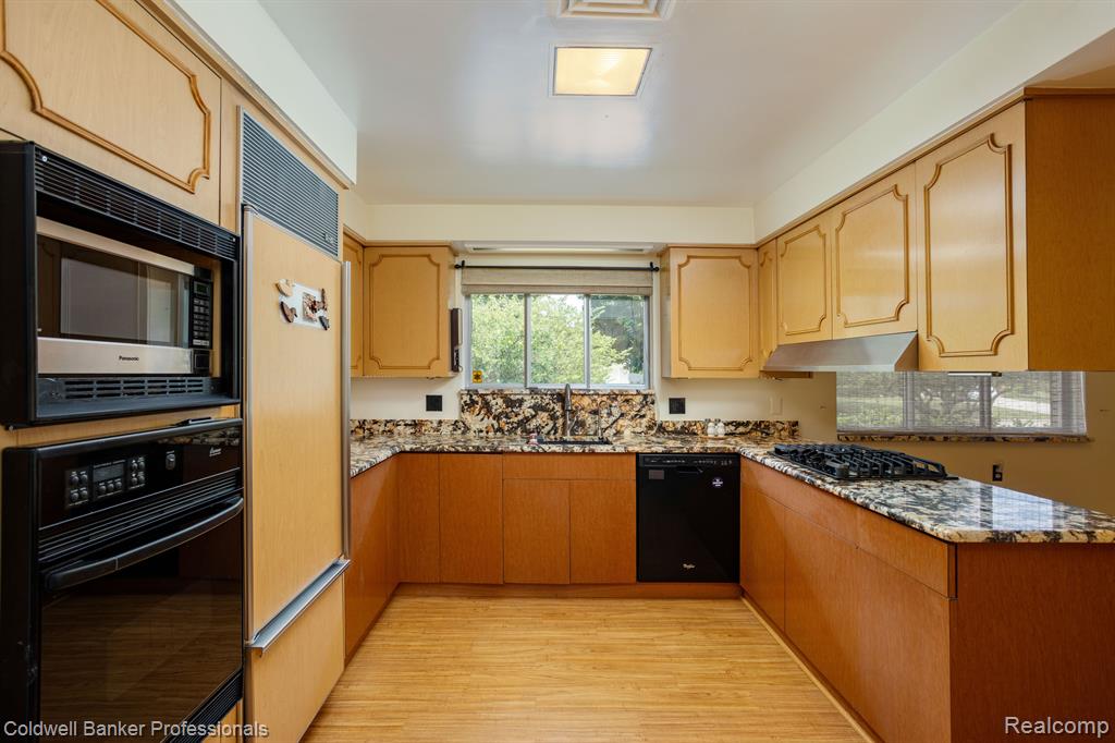 75 Shoreham Road Grosse Pointe Shores, MI 48236 - Photo 10 of 39