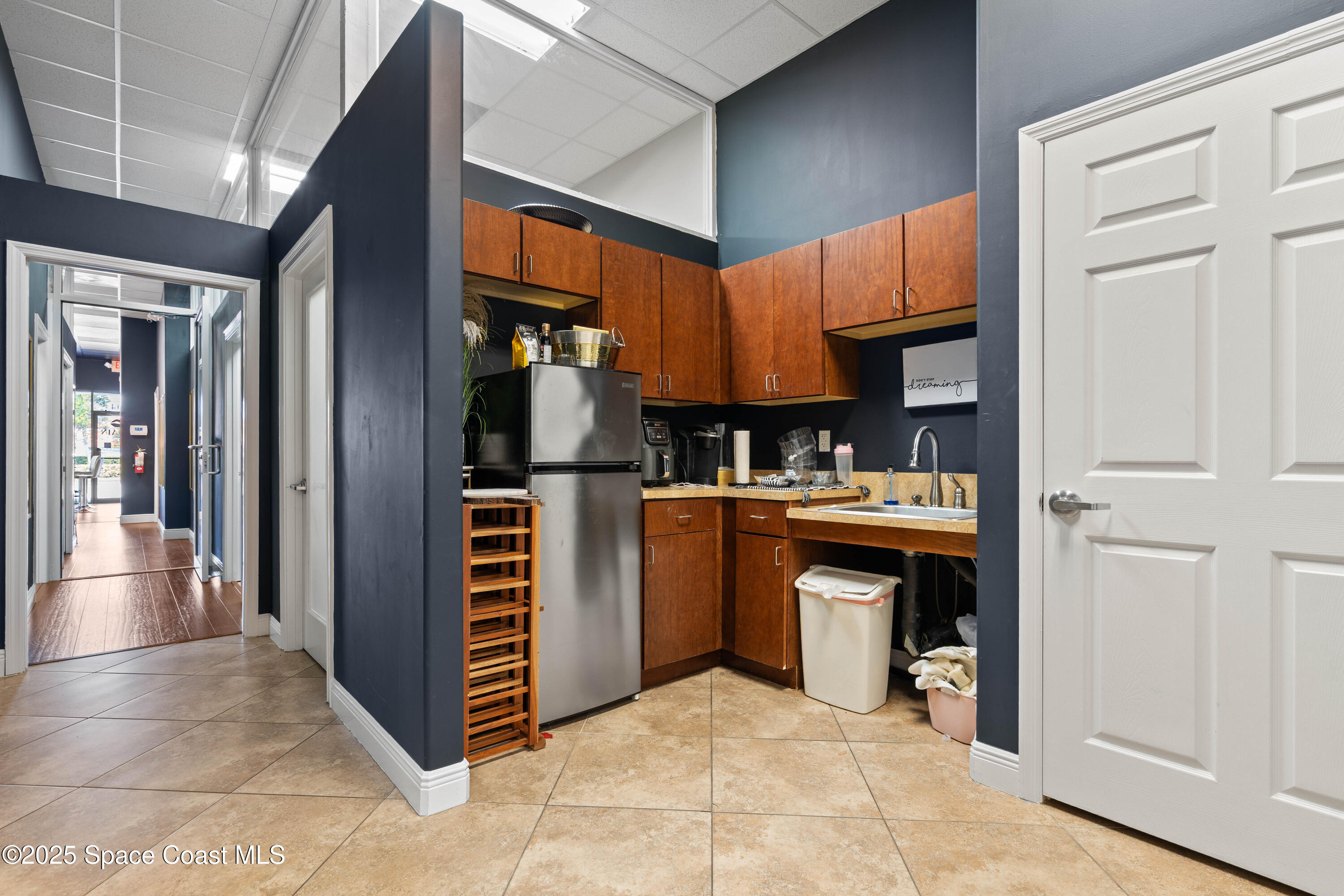 4865 North Wickham Road, Unit 104 Melbourne, FL 32940 - Photo 20 of 23 Kitchen