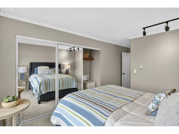 $298,800 | 4970 South Landing Drive, Unit 304, Portland, OR 97239