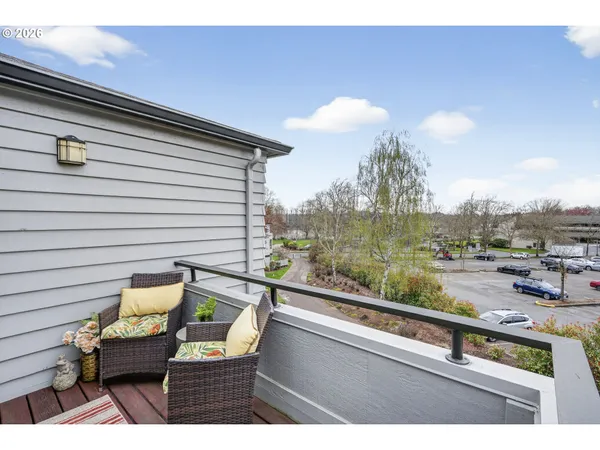 $298,800 | 4970 South Landing Drive, Unit 304, Portland, OR 97239