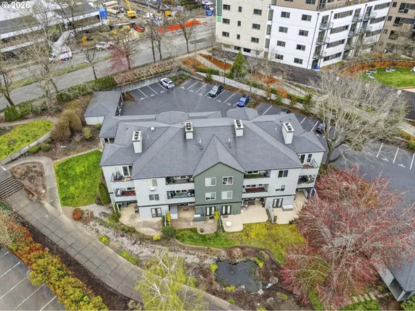 $298,800 | 4970 South Landing Drive, Unit 304, Portland, OR 97239