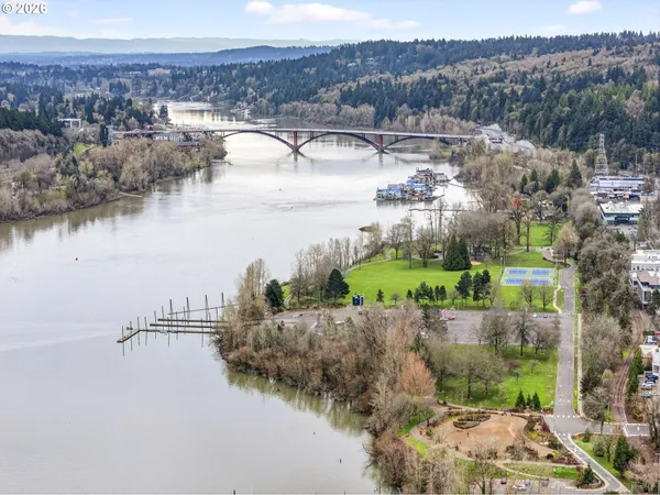 $298,800 | 4970 South Landing Drive, Unit 304, Portland, OR 97239