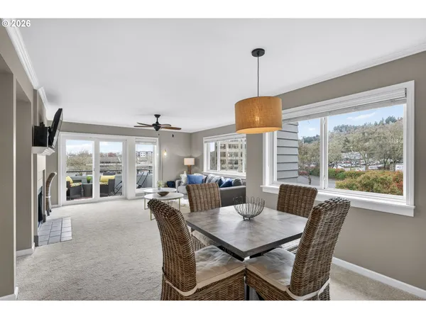 $298,800 | 4970 South Landing Drive, Unit 304, Portland, OR 97239