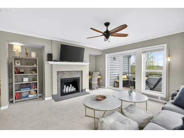 $298,800 | 4970 South Landing Drive, Unit 304, Portland, OR 97239