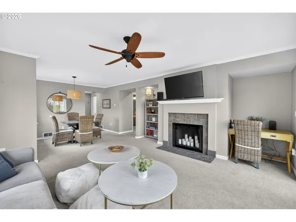 $298,800 | 4970 South Landing Drive, Unit 304, Portland, OR 97239