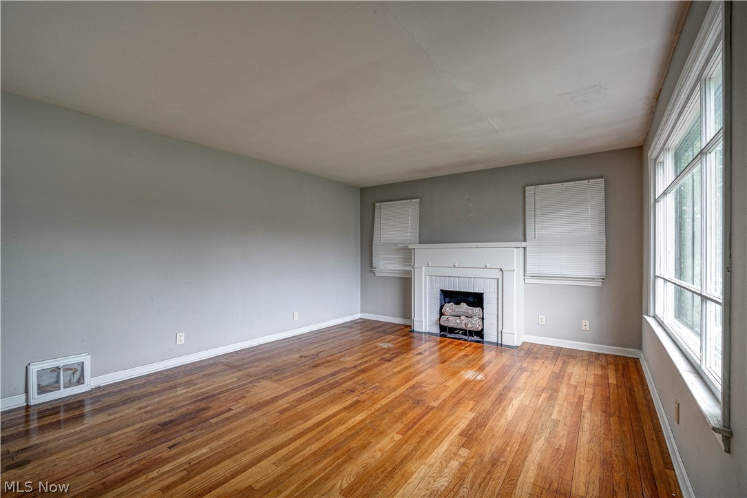 824 East Waterloo Road Akron, OH 44306 - Photo 10 of 33