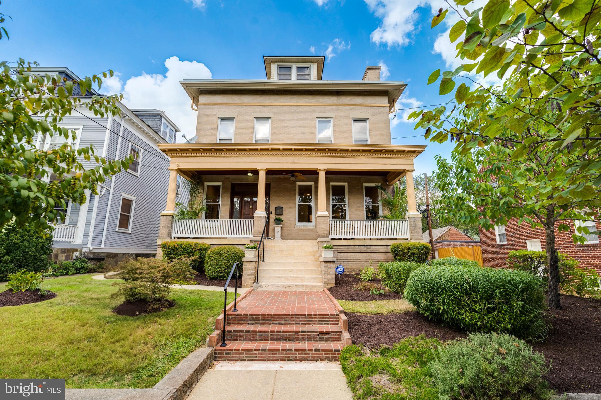 1411 Longfellow Street Northwest Washington, DC 20011 - Photo 4 of 126