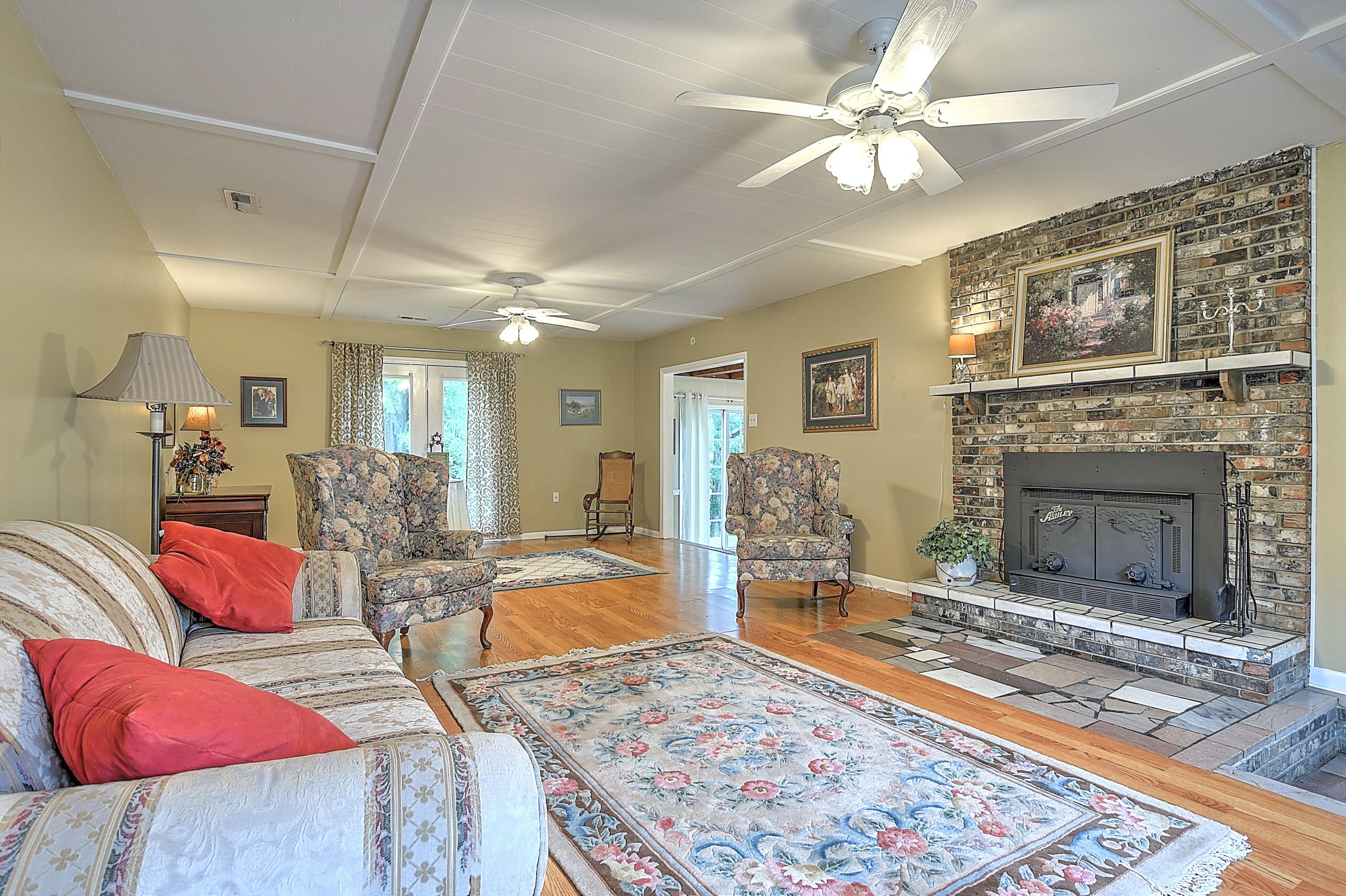 1647 Dexter Road Kingsport, TN 37660 - Photo 4 of 33 1647 Dexter-5