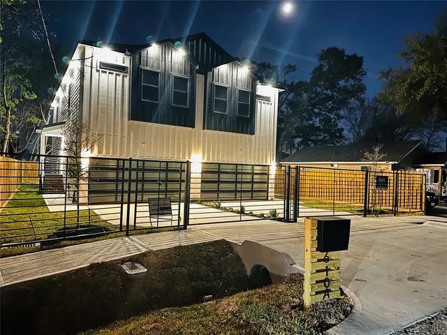 $639,385 | 610 East 41st Street, Unit A B, Houston, TX 77022