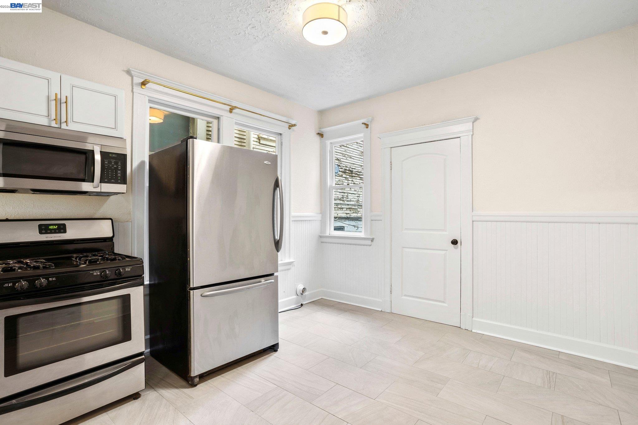 857 Athens Avenue Oakland, CA 94607 - Photo 16 of 60