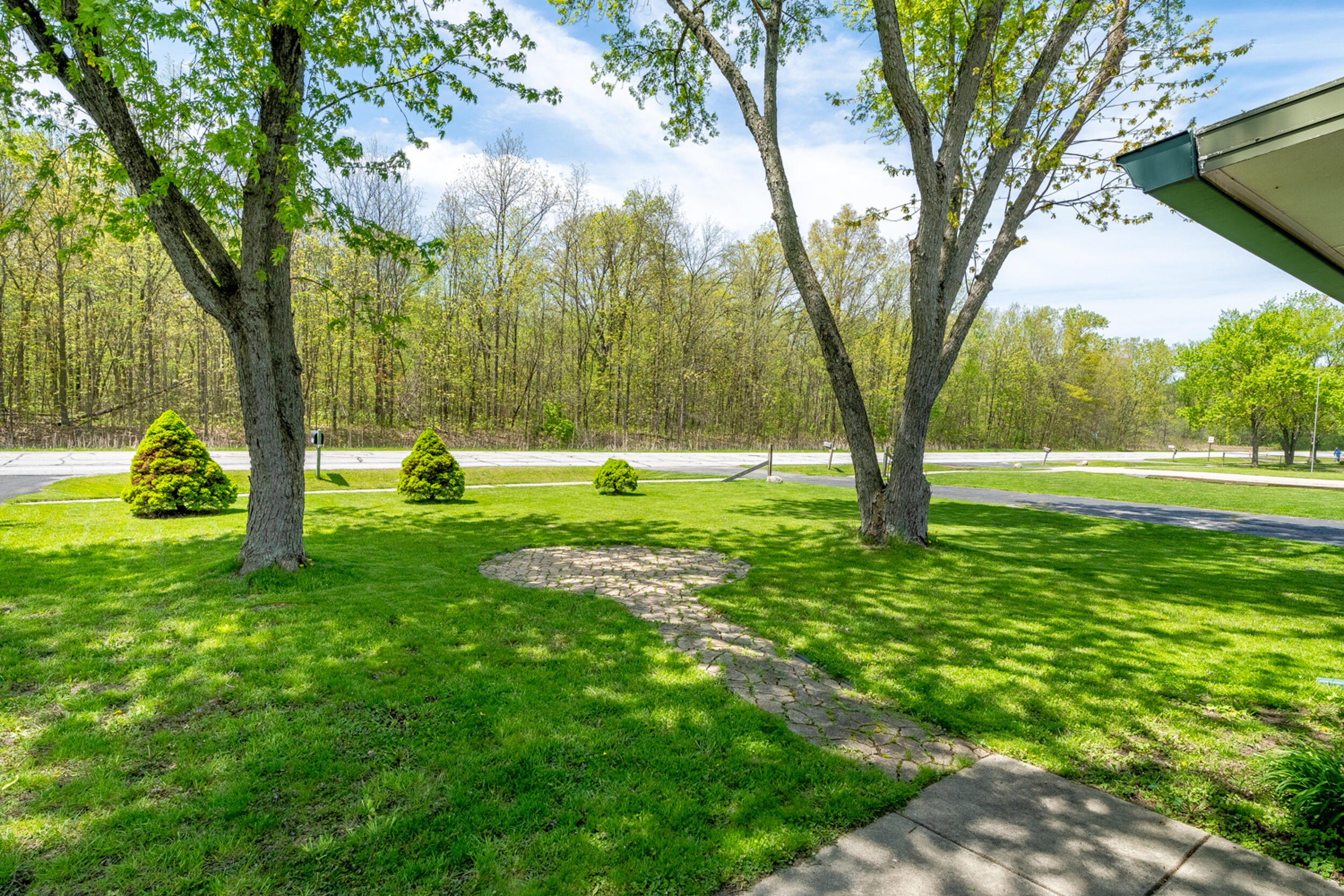 713 McCool Road Valparaiso, IN 46385 - Photo 5 of 34 2500x1667