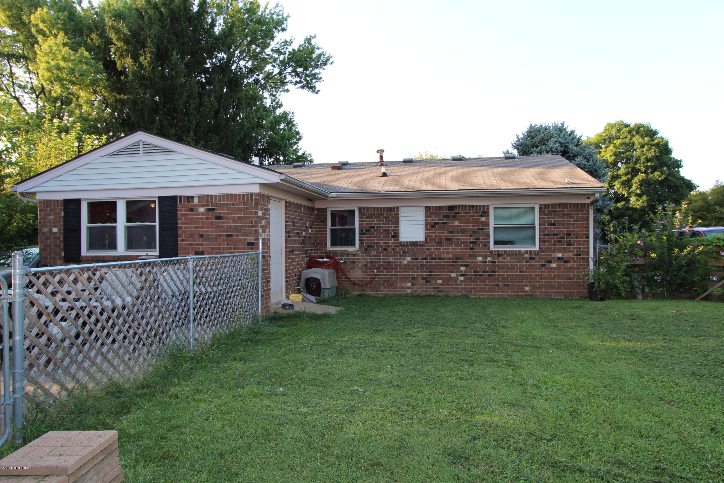 155 West Blue Jay Road Louisville, KY 40229 - Photo 15 of 20 Rear view