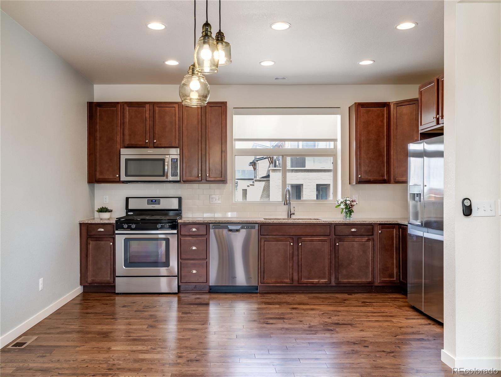 10154 Belvedere Loop Lone Tree, CO 80124 - Photo 6 of 37