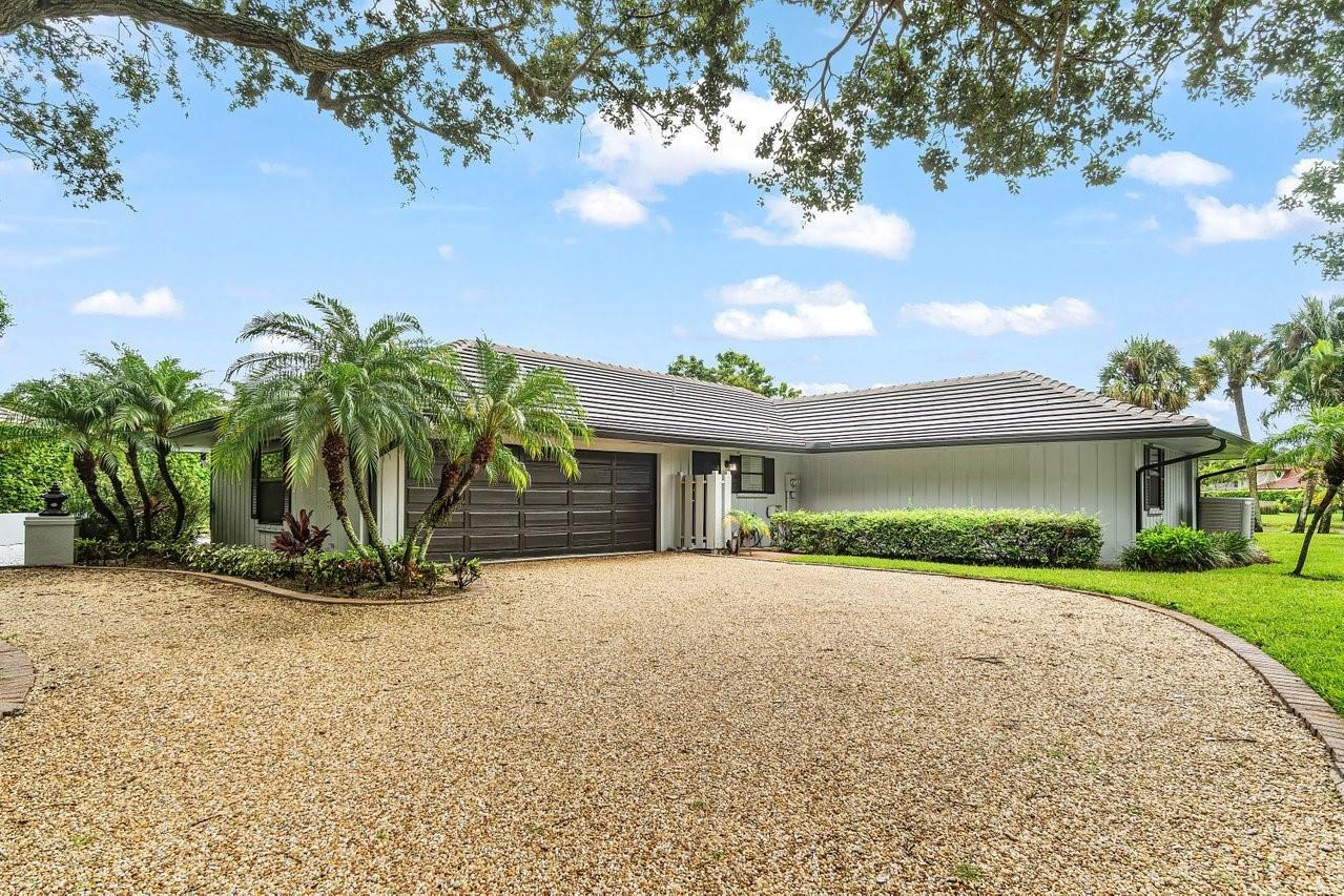 10158 Southeast Acorn Way Jupiter, FL 33469 - Photo 1 of 39 Photo 1