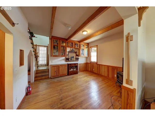 $775,000 | 123 West 1st Street, Cannon Beach, OR 97110